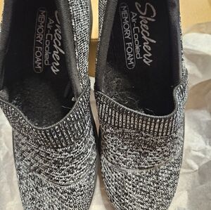 Sketchers shoes